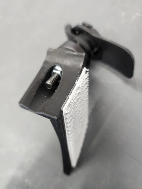 Giá đỡ điện thoại tích hợp Quadlock cho Toyota Tacoma thế hệ 2 - Image 2