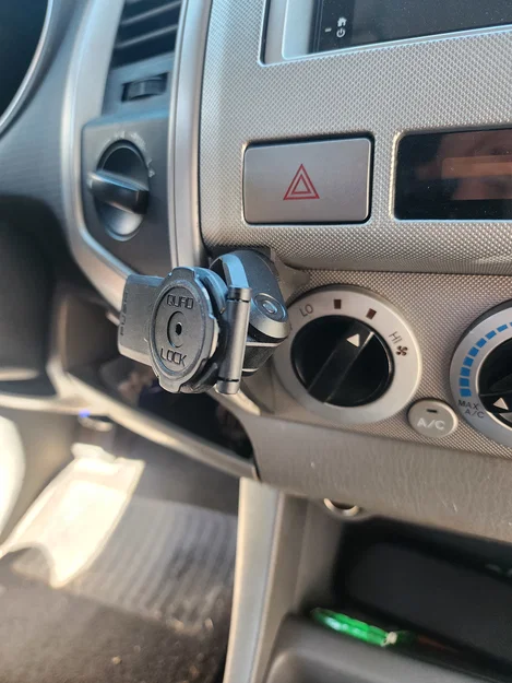 Giá đỡ điện thoại tích hợp Quadlock cho Toyota Tacoma thế hệ 2 - Image 3