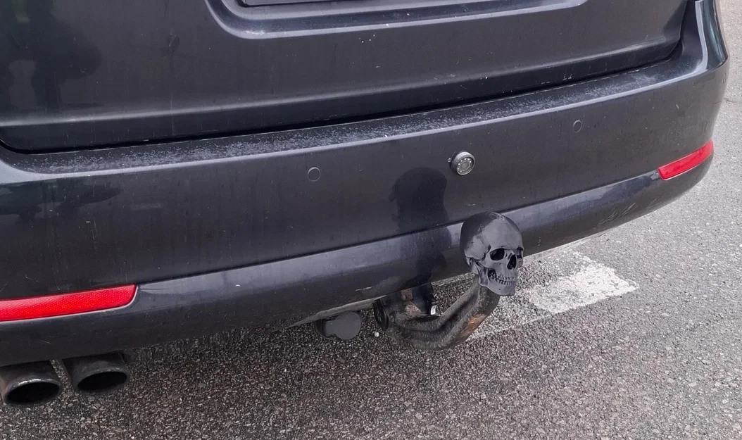 Nắp đậy móc kéo ô tô hình đầu lâu cực chất - Phụ kiện 3D độc đáo - Image 1