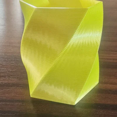 Ống Đựng Bút Xoắn Tối Giản – In Nhanh, Không Cần Support