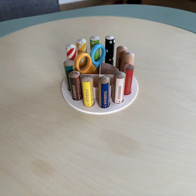 Ống cắm bút Stokke MuTable V2 – Phụ kiện in 3D tiện ích cho bàn chơi của bé