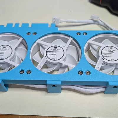 Khung gắn 3 quạt 80mm cho khe PCIe - Tối ưu tản nhiệt máy tính