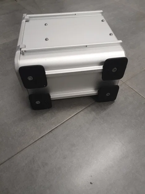 Tay cầm tùy chỉnh cho bộ sạc Stark Varg - Giải pháp di động tiện lợi - Image 3