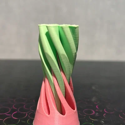 Mô hình hình nón xoắn ốc Impossible Passthrough Cone độc đáo