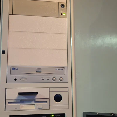 Nắp che hộc ổ đĩa 5.25" cho thùng máy Amiga Micronik Tower