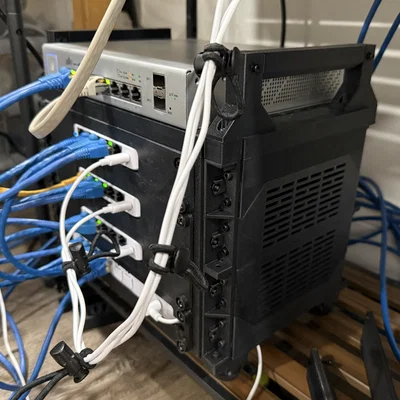 Tủ Rack 10 inch r2 (Có thể chồng tầng, vách hông, tay cầm, chân đế tăng chỉnh)