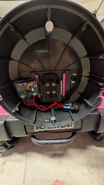 Ngàm giữ pin Bauer 20V có lỗ bắt vít độ xe điện trẻ em - Image 2