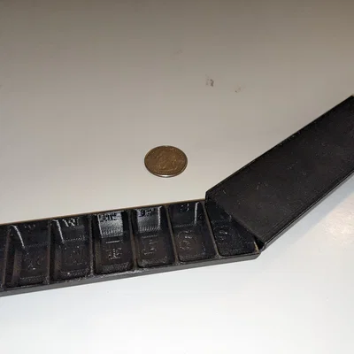 Hộp đựng thuốc cá nhân (Pill Container)