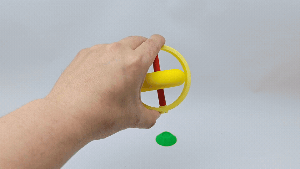 Con quay cân bằng xoay trên đầu bút và dây - Thumbnail 1