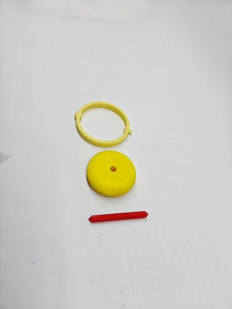 Con quay cân bằng xoay trên đầu bút và dây - Image 5