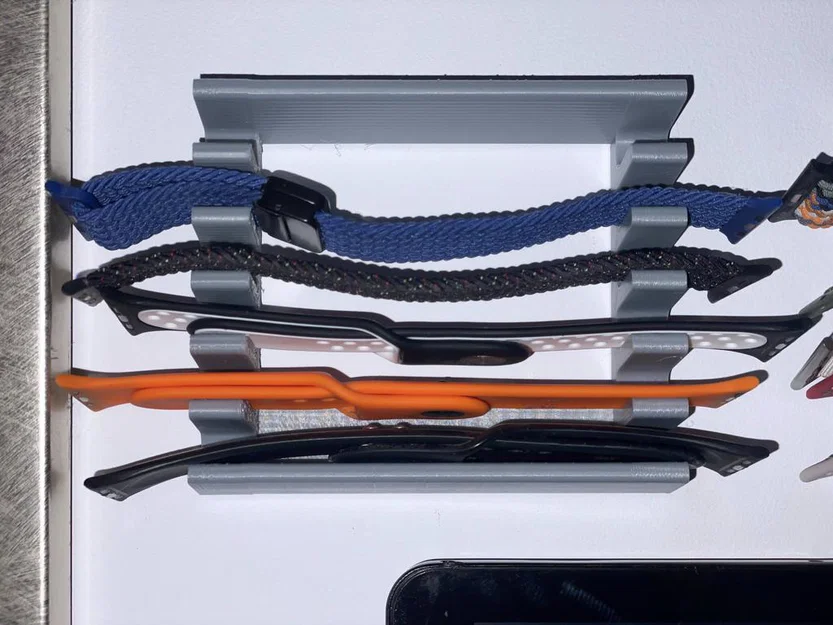 Giá treo dây đeo Apple Watch gắn tường - Image 1