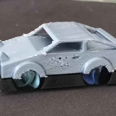 Mô hình xe đồ chơi Toyota AE86 in 3D với bánh xe bằng viên bi