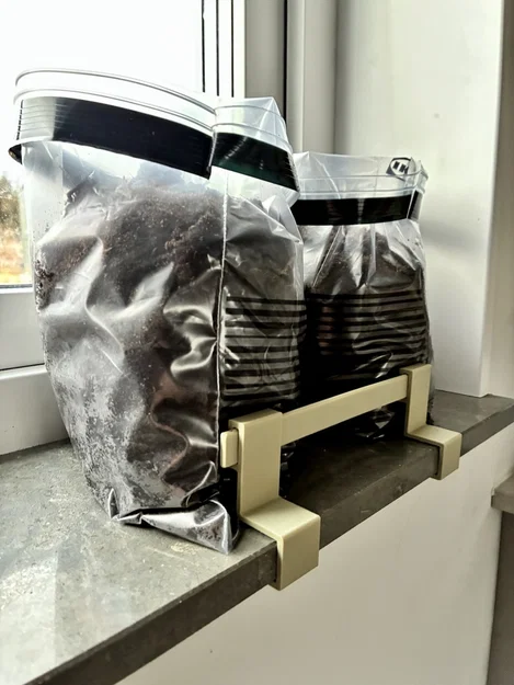 Hàng rào bảo vệ chậu cây trên bệ cửa sổ - Image 2