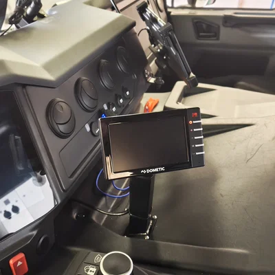 Bộ kit chuyển đổi vị trí máy tính bảng cho xe Tatra Force