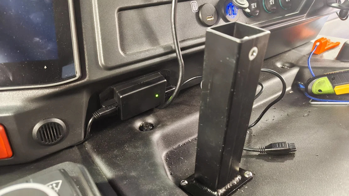 Bộ kit chuyển đổi vị trí máy tính bảng cho xe Tatra Force - Image 10