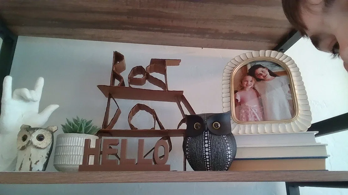 Mô hình bảng chữ HELLO trang trí bàn làm việc và kệ sách cực đẹp - Image 2