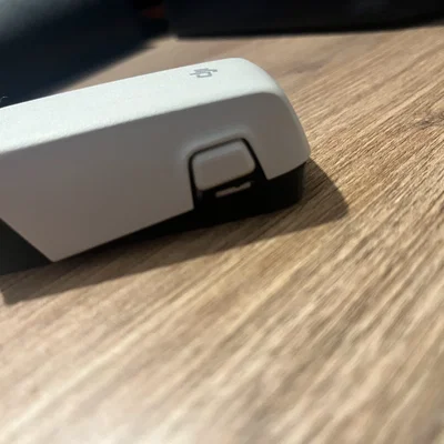 Nắp bảo vệ pin thông minh DJI tích hợp chỉ báo trạng thái pin