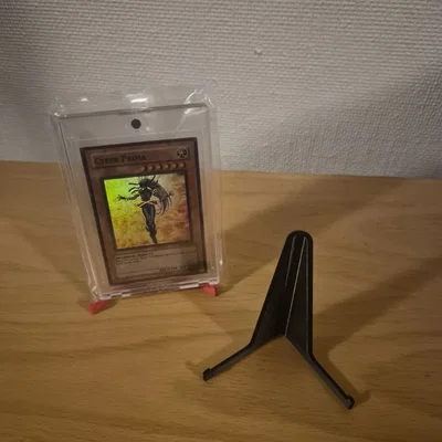 Giá đỡ thẻ bài (Card Stand) đơn giản, in nhanh cho người sưu tầm