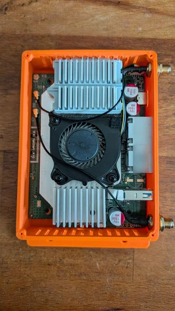 Vỏ case in 3D cho Router GL.iNet MT3000 gắn tường hỗ trợ ăng-ten - Image 2