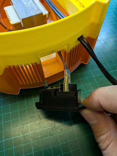 Đế tích hợp bộ chuyển đổi điện áp cho Black & Decker Lids Off (US) - Image 12