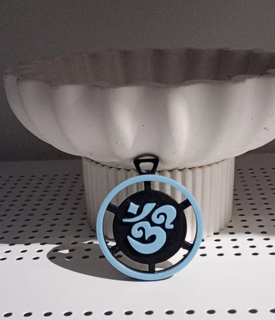 Móc khóa biểu tượng thần chú Hindu Om hoặc Aum - Image 1