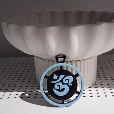 Móc khóa biểu tượng thần chú Hindu Om hoặc Aum