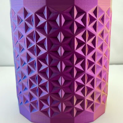 Bình hoa, chậu cây hoặc thùng rác với họa tiết lục giác Asanoha đa diện