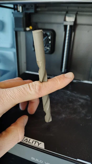 Mô hình mũi khoan đâm xuyên ngón tay để troll bạn bè! - Image 1