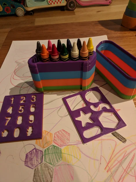 Hộp Đựng Bút Sáp Màu Crayola và Khuôn Vẽ Cho Bé - Image 1