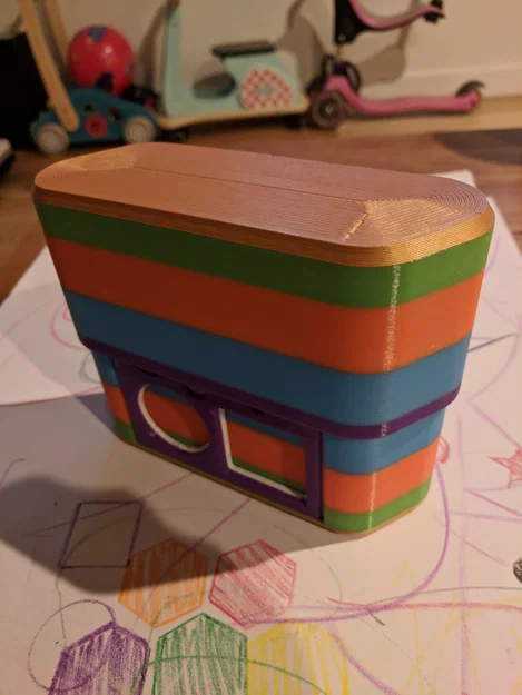 Hộp Đựng Bút Sáp Màu Crayola và Khuôn Vẽ Cho Bé - Image 2