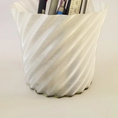 Ống cắm bút xoắn ốc (Lapicero spiral)