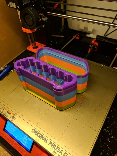 Hộp Đựng Bút Sáp Màu Crayola và Khuôn Vẽ Cho Bé - Image 4