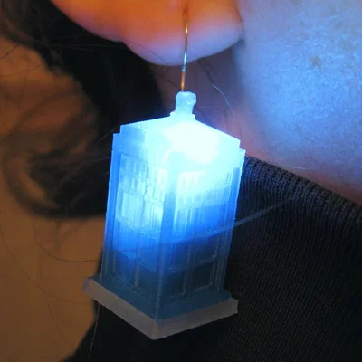 Bông tai TARDIS có đèn LED