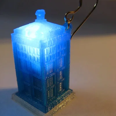 Bông tai TARDIS có đèn LED