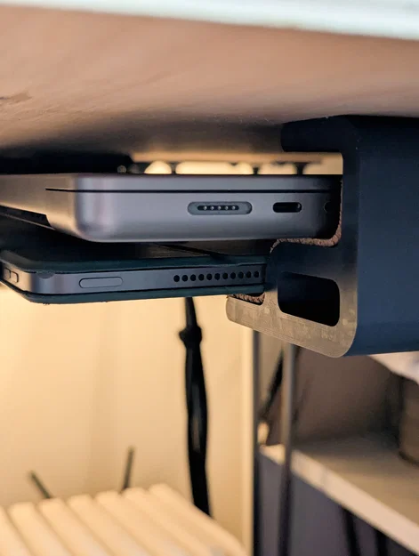 Giá đỡ bàn cho bộ đôi Laptop: M1 Macbook Pro 16 inch và iPad Pro 12.9 inch - Image 1