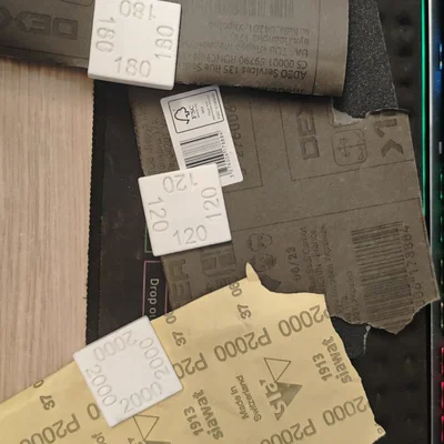 Dụng cụ kẹp giữ giấy nhám (Sandpaper Holder)