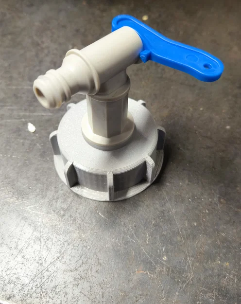 Nắp can DIN61 tích hợp ren 3/4 inch cho vòi nước tiện lợi - Image 2