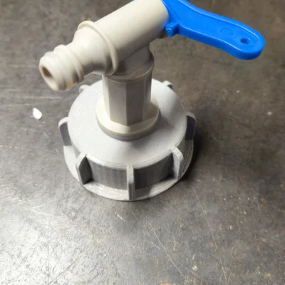 Nắp can DIN61 tích hợp ren 3/4 inch cho vòi nước tiện lợi