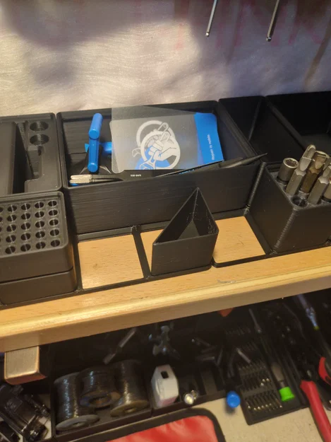 Khay đựng linh kiện Gridfinity Diagonal Half Bin tối ưu không gian - Image 1