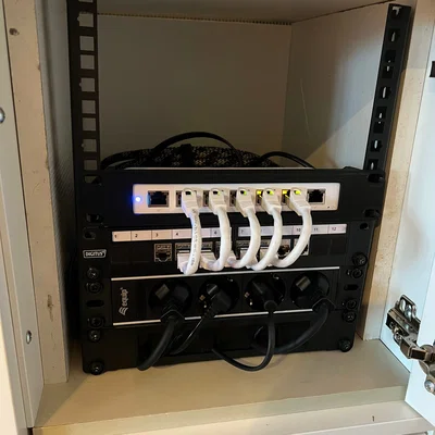 Ngàm gắn tủ rack 10-inch cho Unifi USW-Ultra