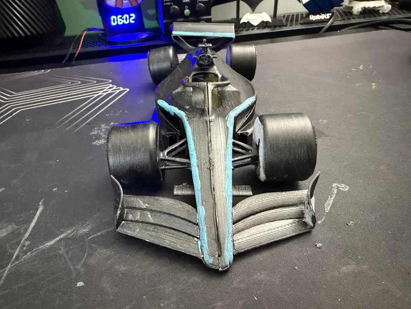 Mô hình xe đua Mercedes F1 (Chi tiết linh kiện bên trong) - Image 8