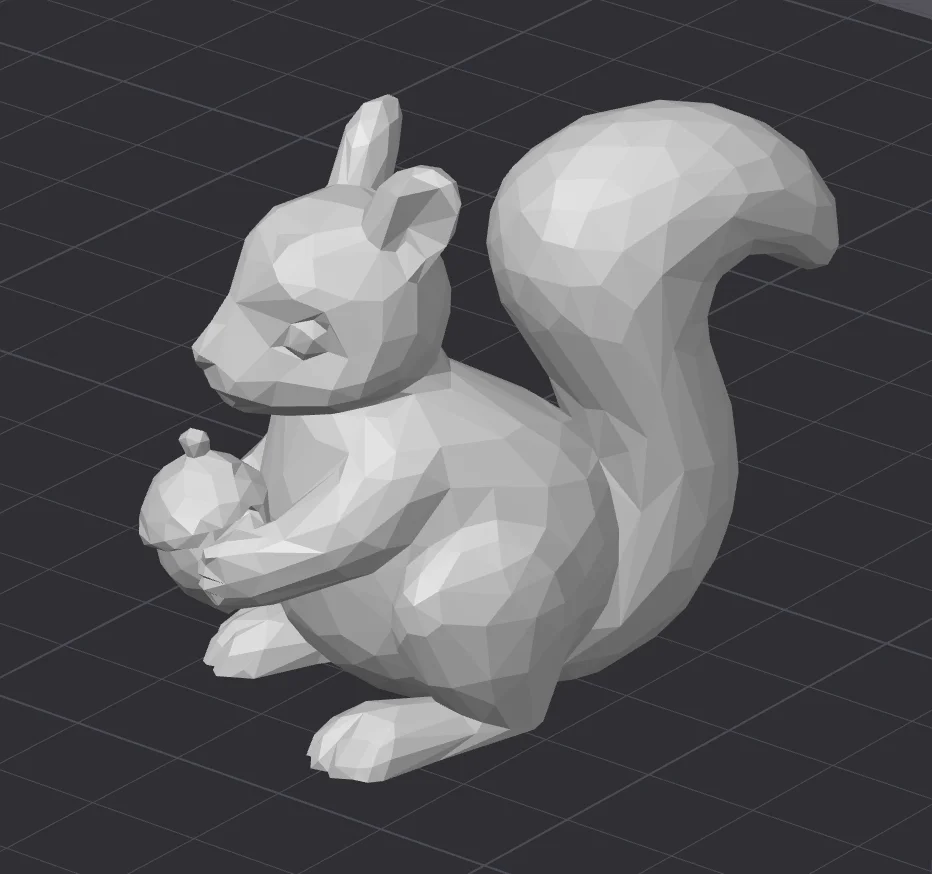 Mô hình chú sóc Low-Poly cầm hạt dẻ trang trí bàn làm việc 1