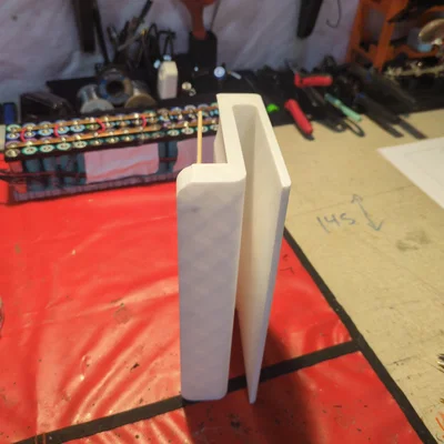 Giá treo nắp bình giữ nhiệt in 3D gọn gàng cho tủ bếp