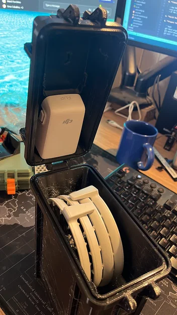 Hộp đựng DJI Flip Rugged Box - Bảo vệ pin flycam an toàn - Image 1