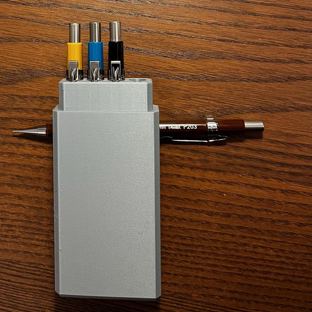 Hộp Đựng Bút Chì Pentel P209 - Image 1