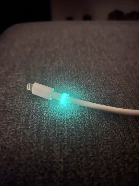 Kẹp giữ cáp sạc phát sáng Ultraglow - Image 1