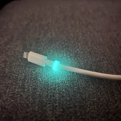 Kẹp giữ cáp sạc phát sáng Ultraglow