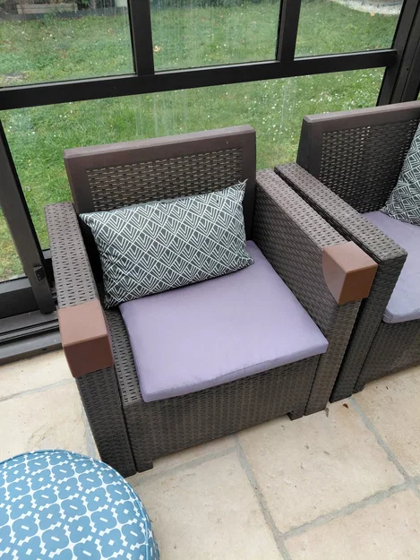 Ốp bảo vệ góc tay vịn bàn ghế ngoài trời - Image 1