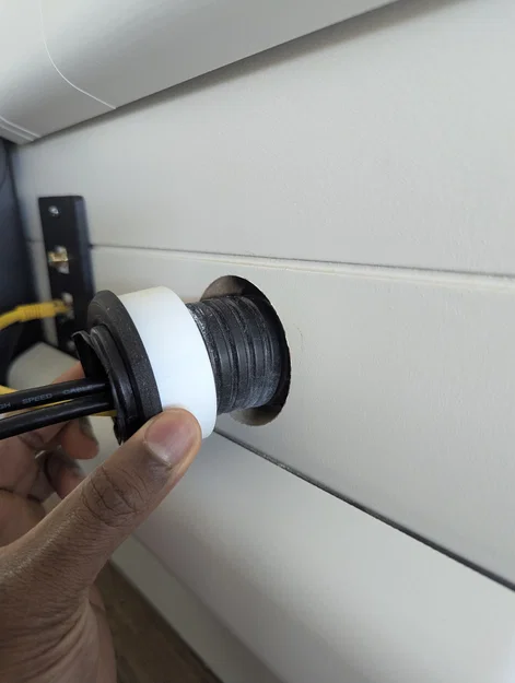 Giá đỡ ống conduit 2 inch (60mm) - Image 1