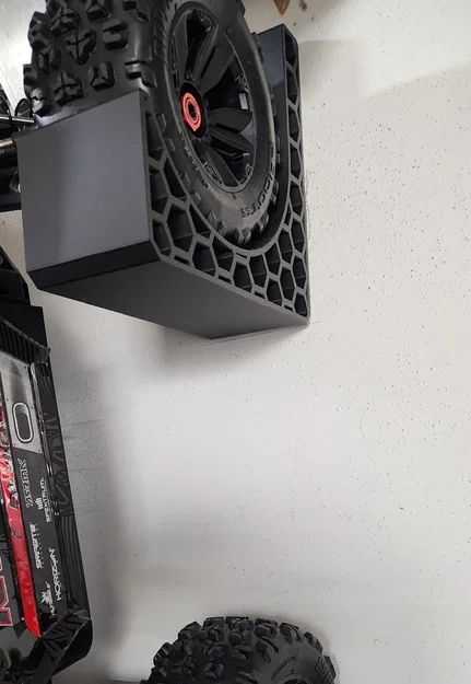 Giá treo tường cho xe RC Arrma Kraton 8s - Image 2